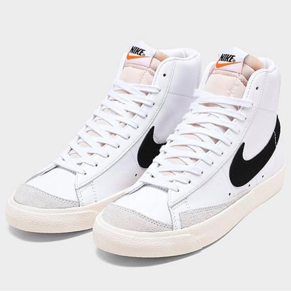 New womens blazer mid 77 , with shoe box never wored them